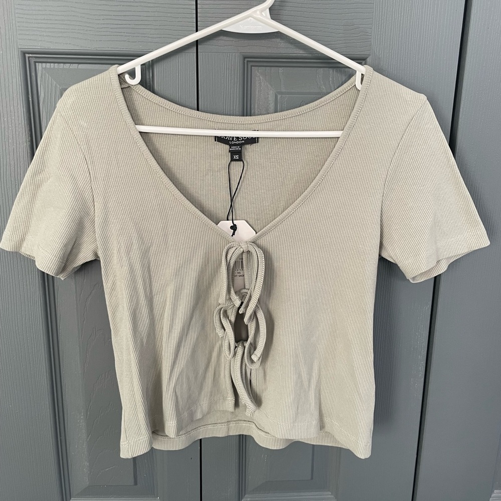 Brave Soul Ribbed V-Neck Top in Light Gray